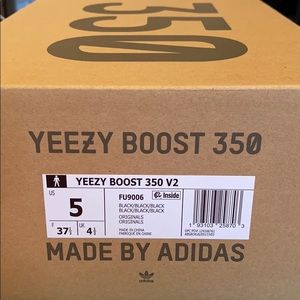 YEEZY BOOST 350 V2 Black
